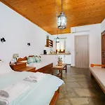 Giola Sirines Apartment