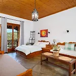 Apartment Giola Sirines