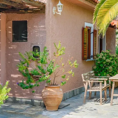 Giola Sirines Apartament Astris